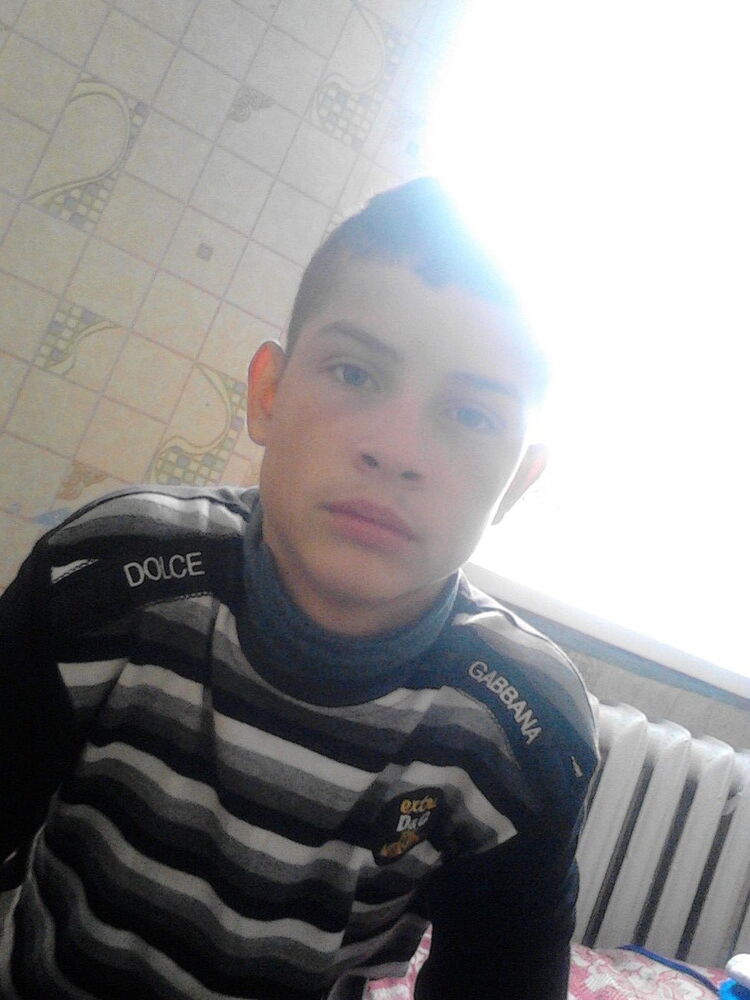  8232181  Vanea, 27 ,    