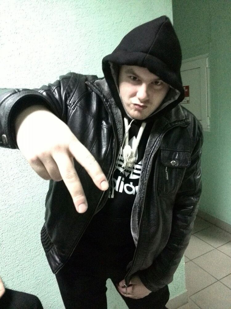  ,   Lax, 32 ,  