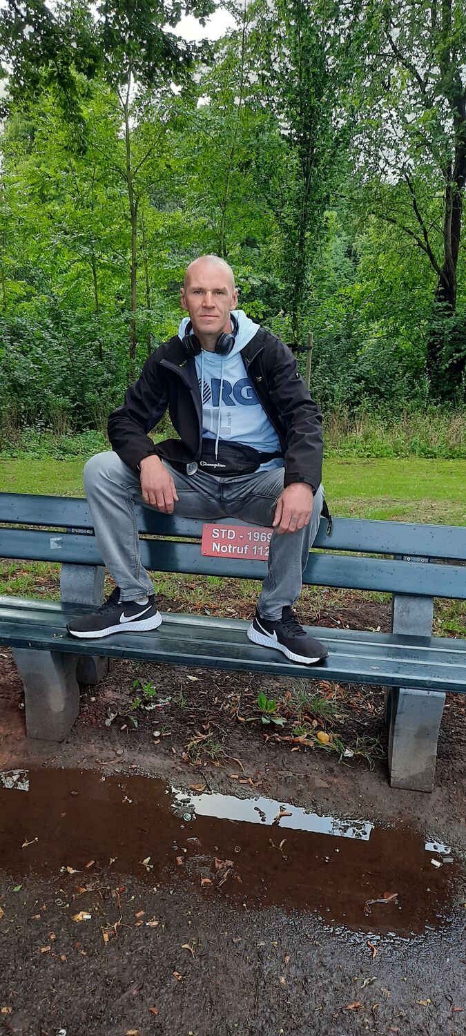  22644931  Vadim, 44 ,    