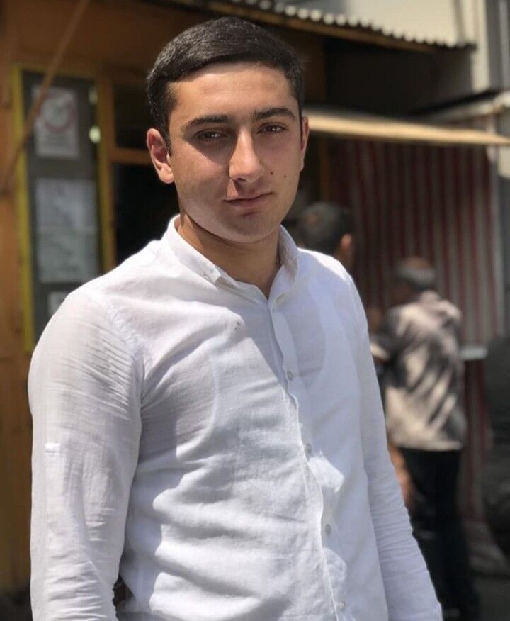  18746751  Vahe, 28 ,    