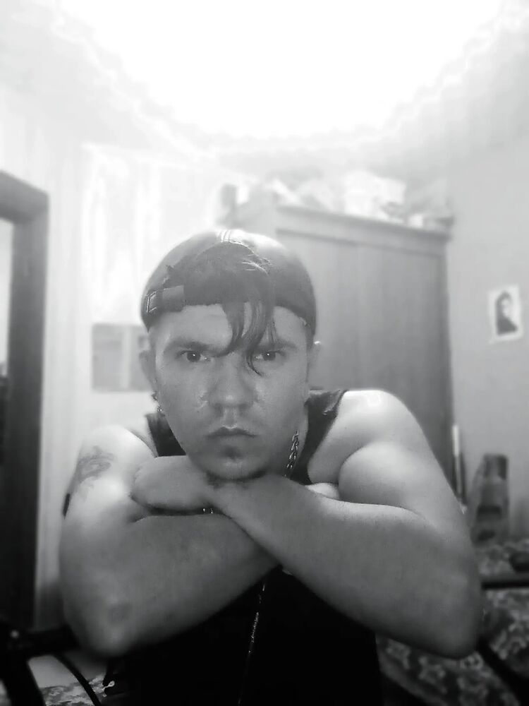  40470631  , 32 ,    