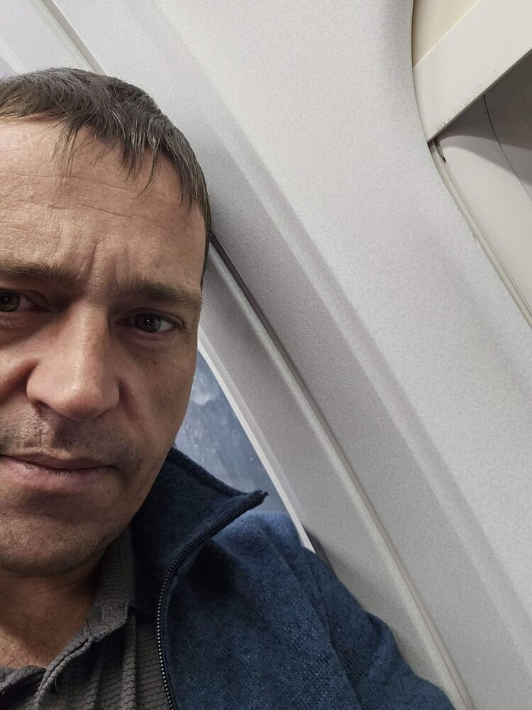  51810011  Dmitriy, 45 ,    