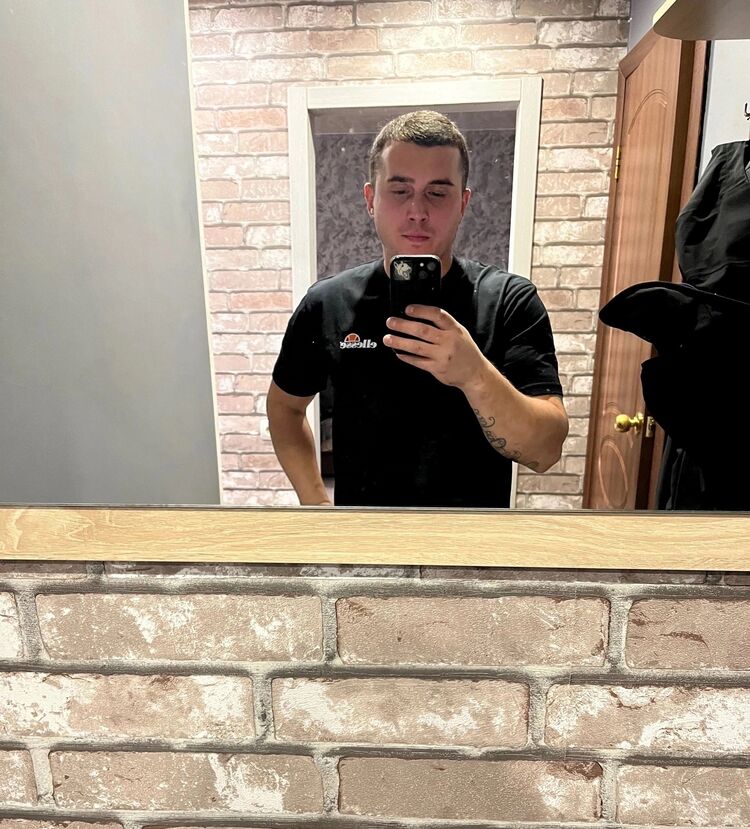  ,   Viktor, 30 ,   ,   