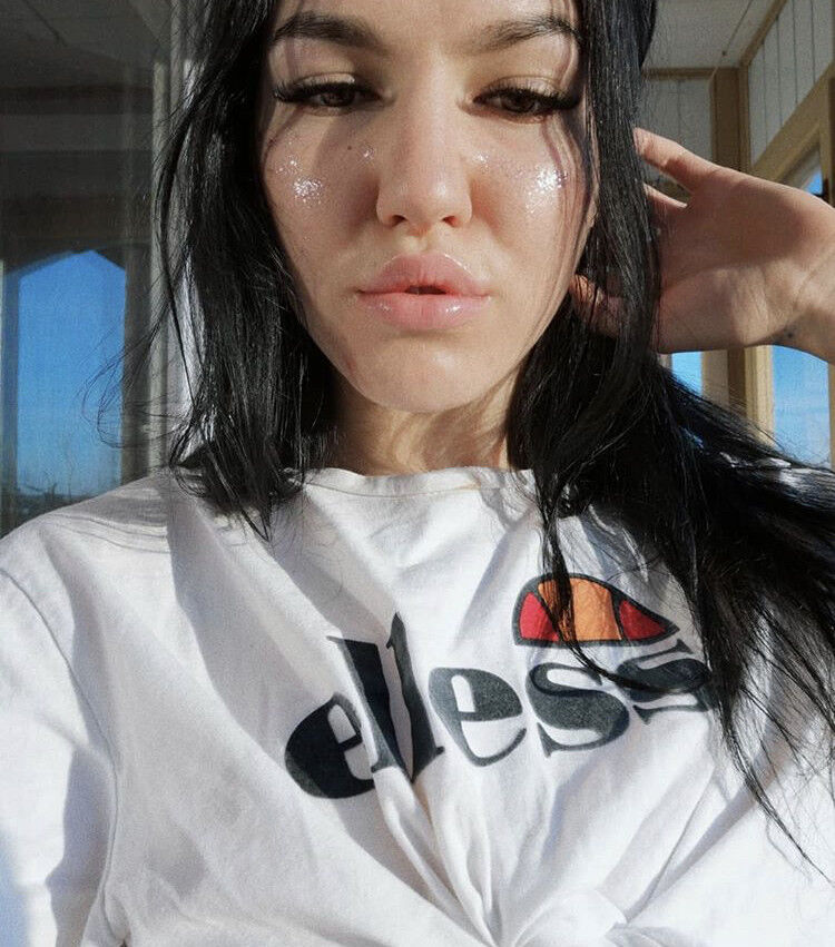  19056561  , 26 ,    