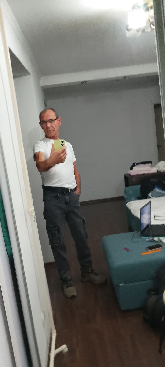  ,   Anatol, 55 ,   c 