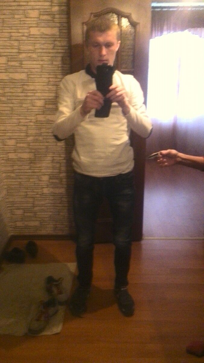  9727841  Max, 33 ,    
