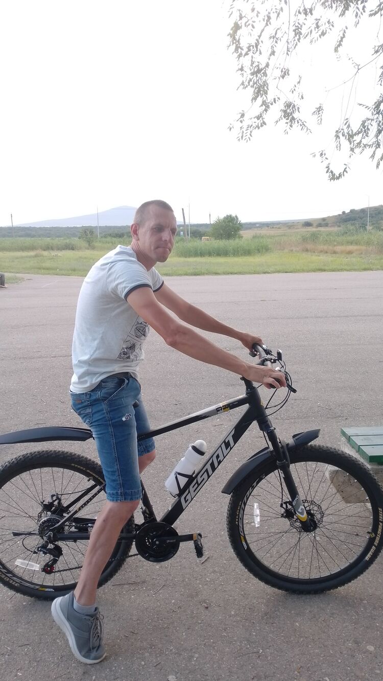  37248781  Evgeny, 39 ,     