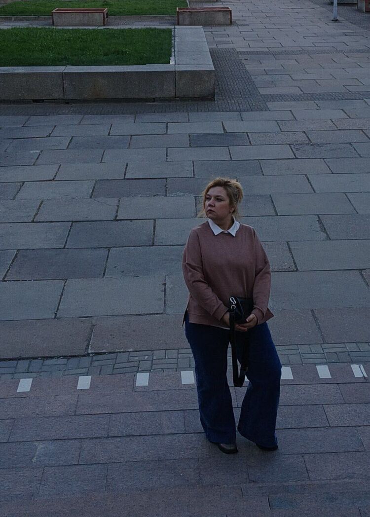  54734511  Niki, 44 ,    -