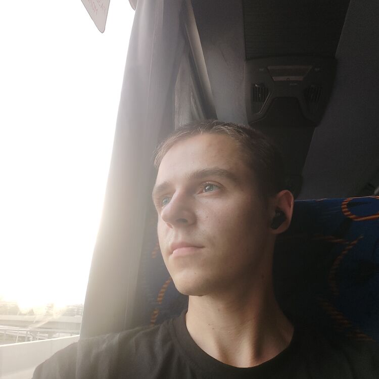  44066921  , 24 ,    