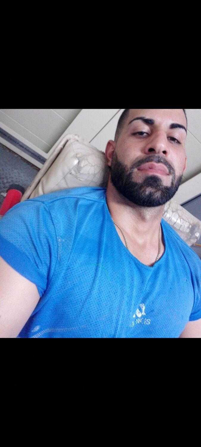  49913191  JAVIER, 27 ,    Andover
