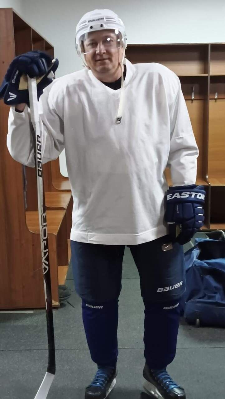  53897821  Denis, 42 ,     