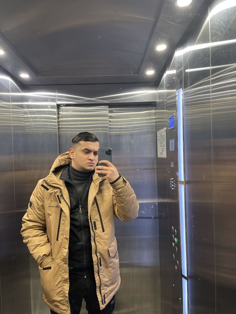  ,   Alan, 24 ,   ,   , c 
