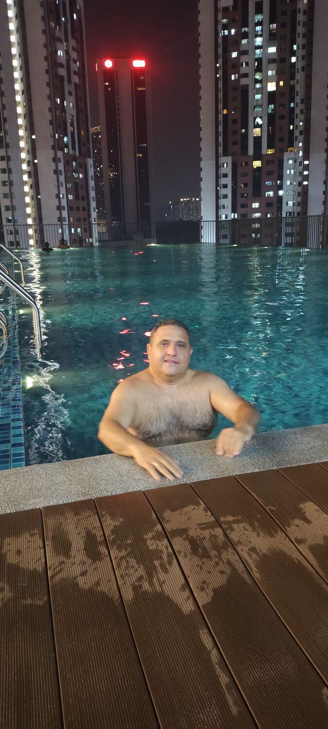  53290551  Avaz, 49 ,    