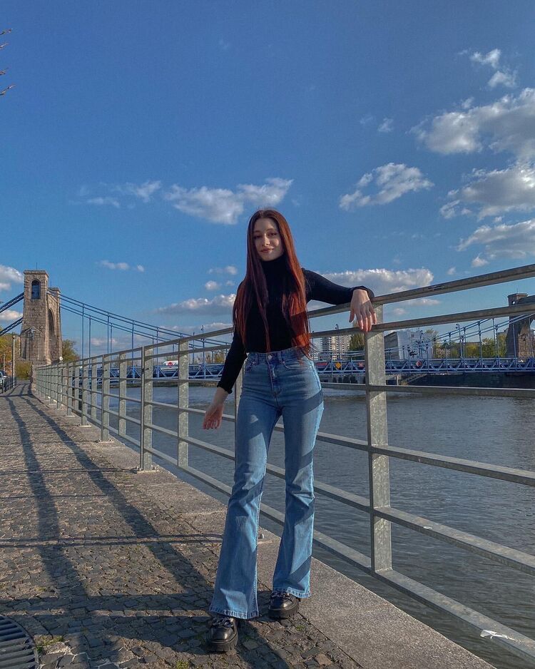  26639501  Polina, 24 ,    