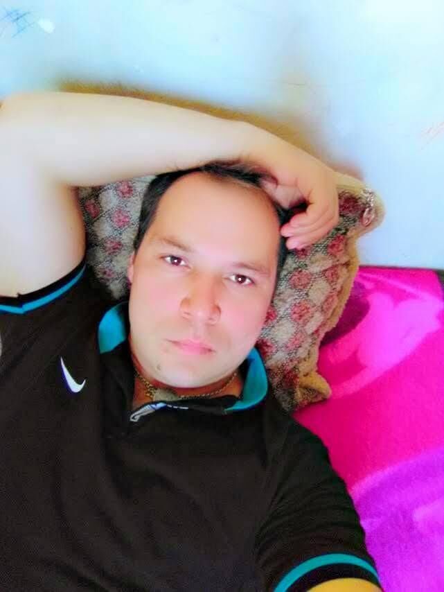  29595001  Artur, 40 ,    