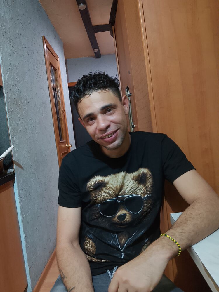  54689131  Iran, 37 ,    