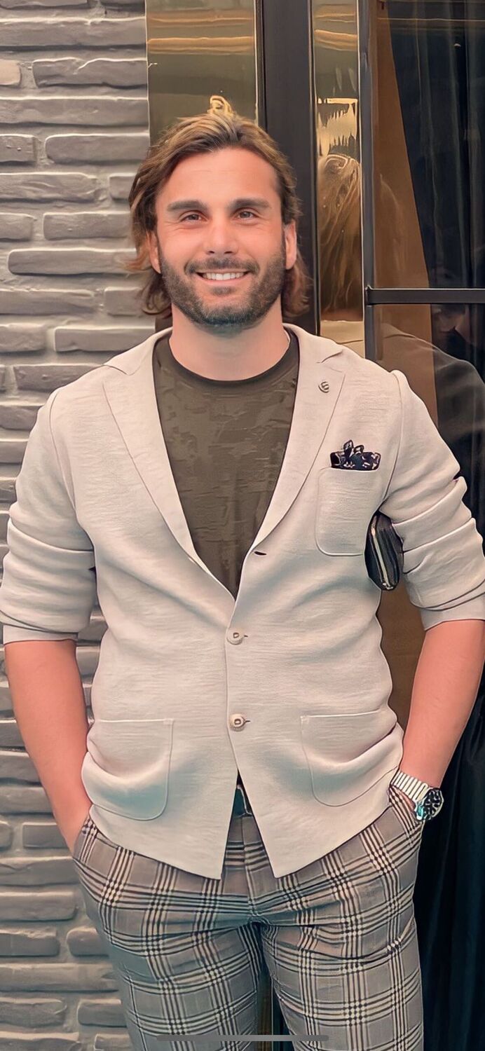  54617231  Yigit, 35 ,    