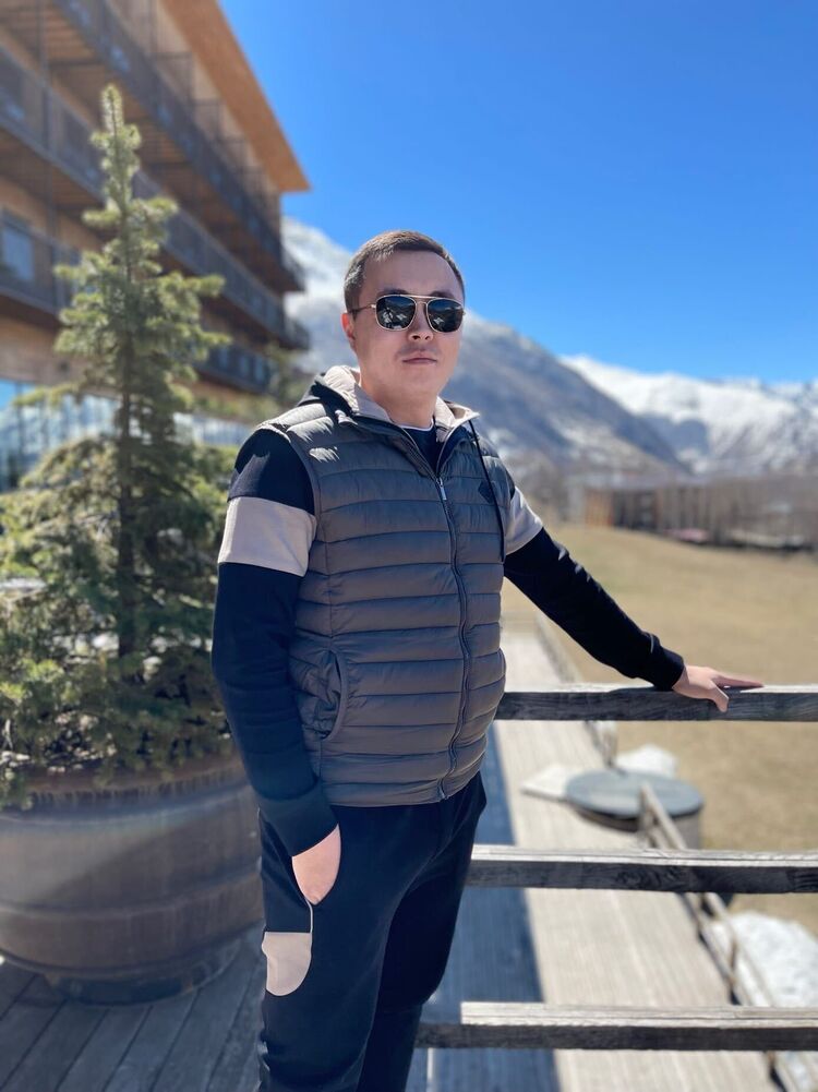  ,   Arman, 33 ,   ,   
