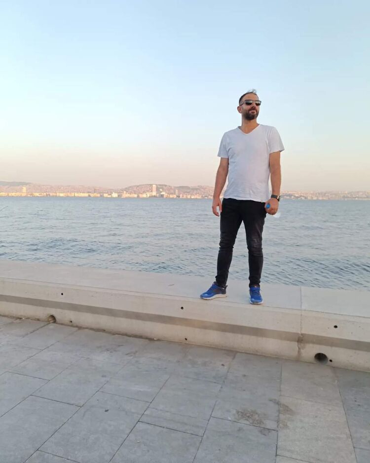  45268531  Mert, 41 ,    