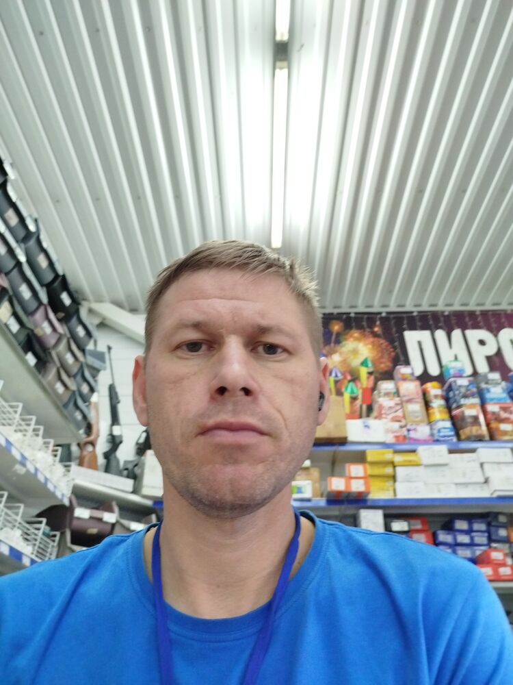  46849191  VLADIMIR, 42 ,    