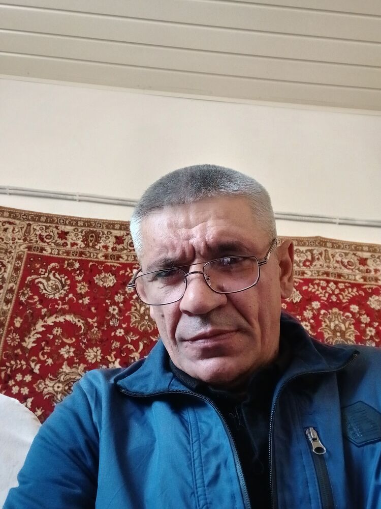  48251851  Ը, 49 ,    