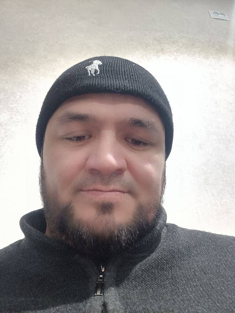  ,   Ilhom, 44 ,   ,   , c 