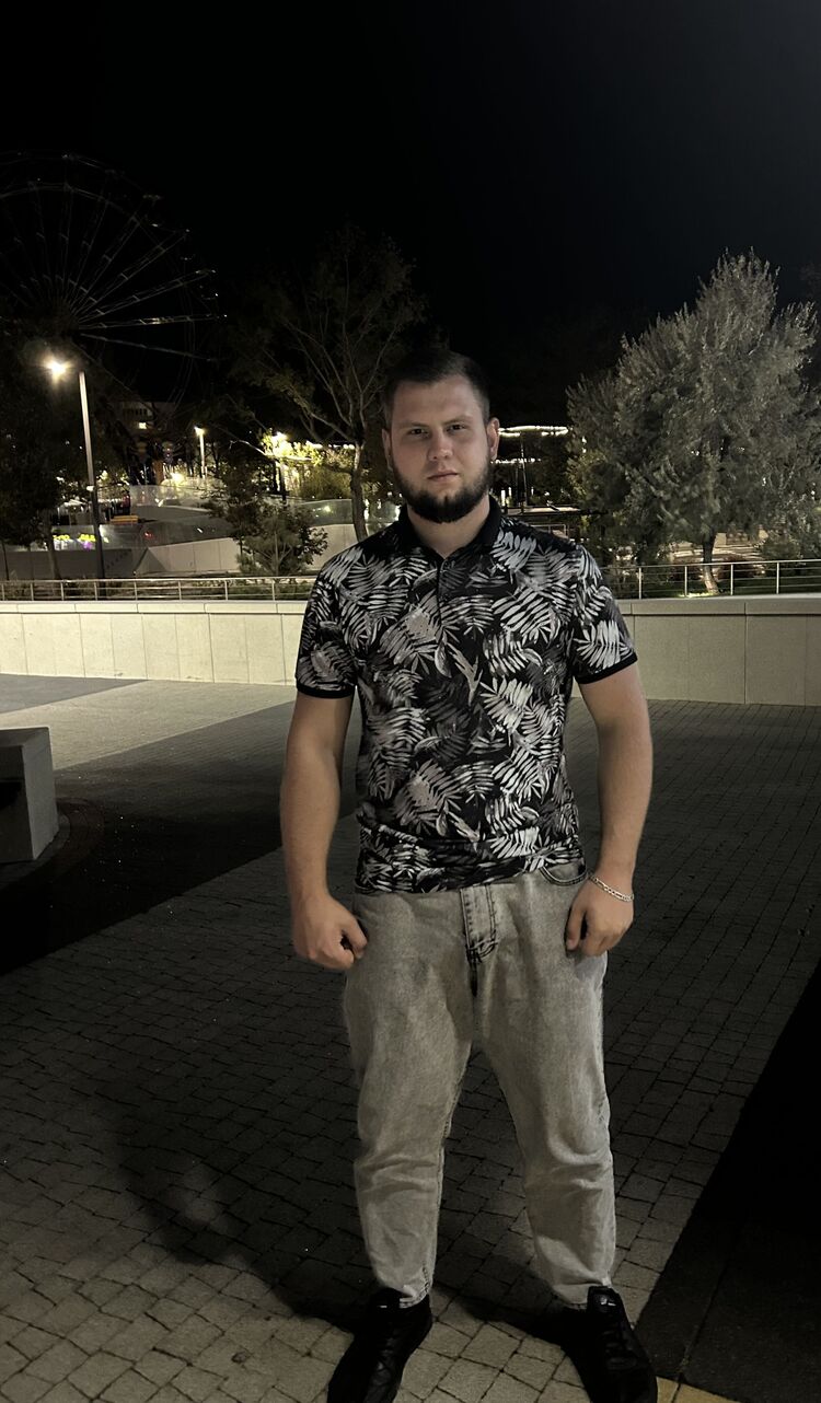  41220841  Aleksandr, 23 ,    