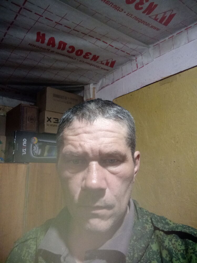  51544571  Roman, 47 ,    