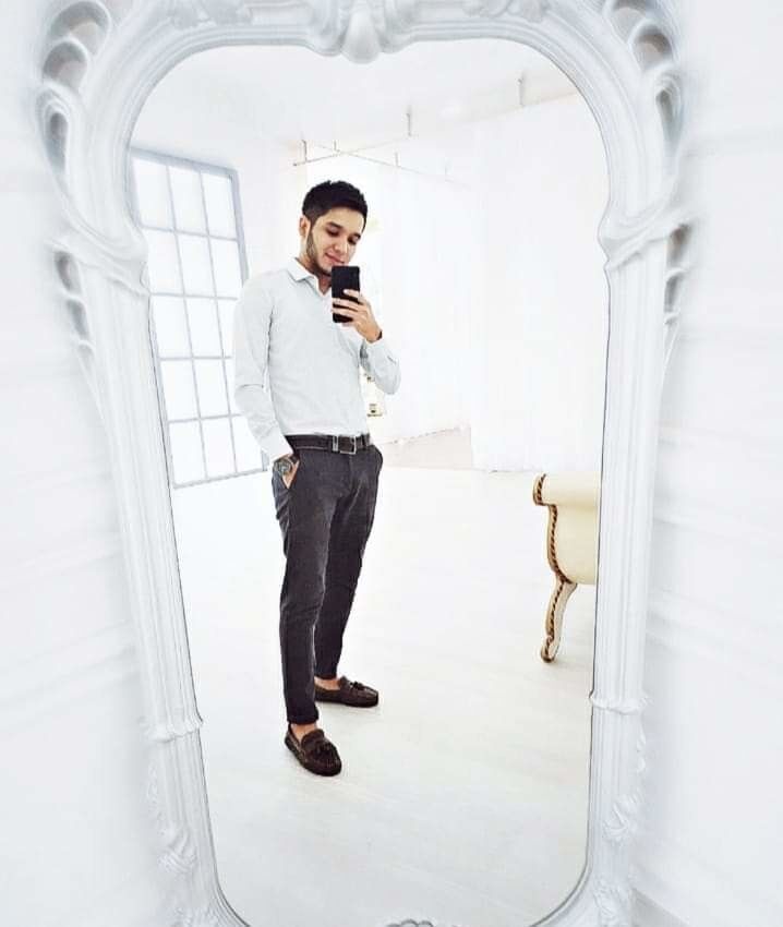  18445831  Elyor khan, 28 ,    