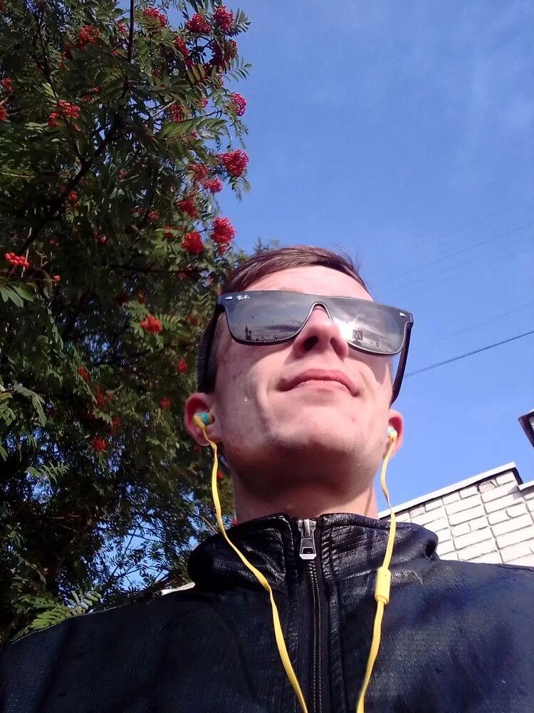  40361001  Vladimir, 32 ,    -