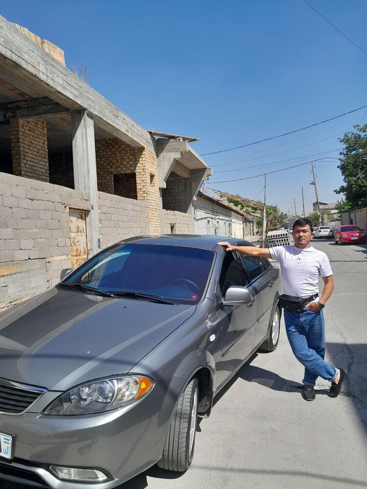  34980761  Feruz, 25 ,    