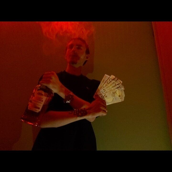  23989771  Kaspars, 24 ,    