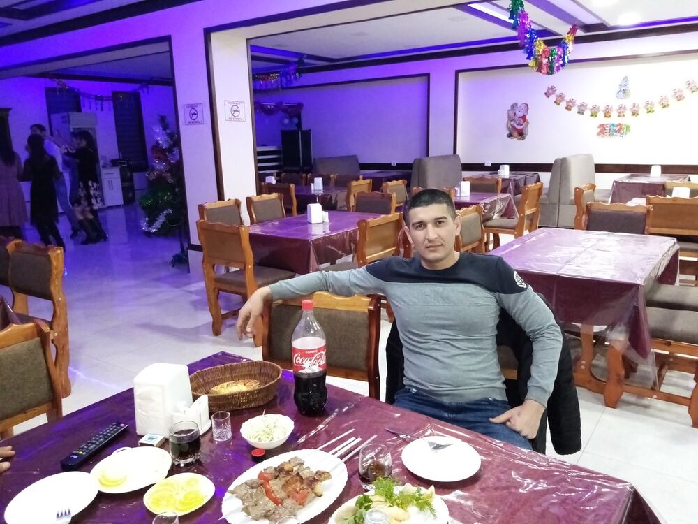  18611861  Azamat, 36 ,    