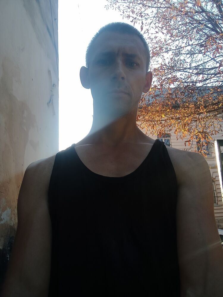  46728681  , 40 ,    