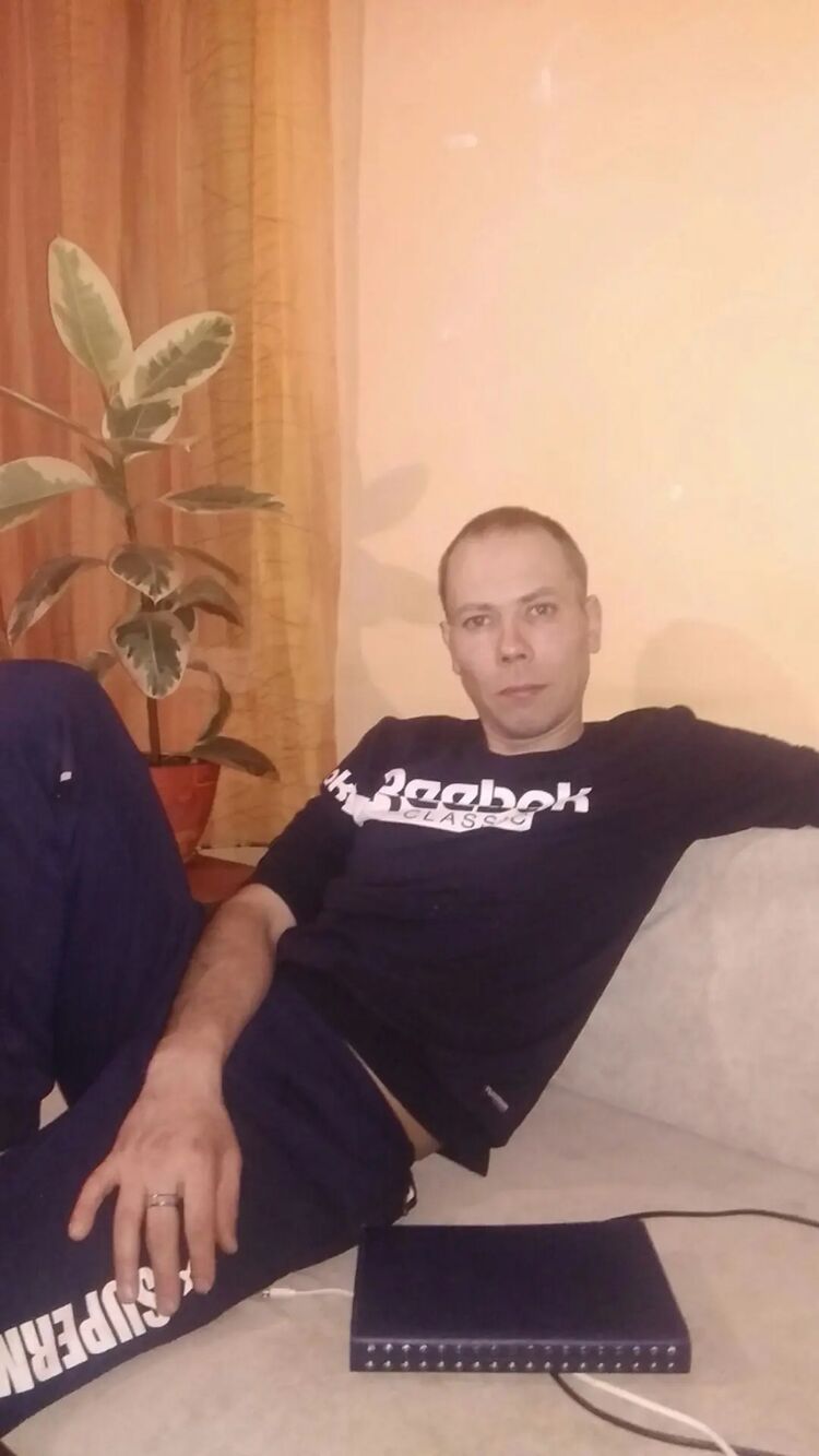   ,   Denis, 41 ,     , c , 