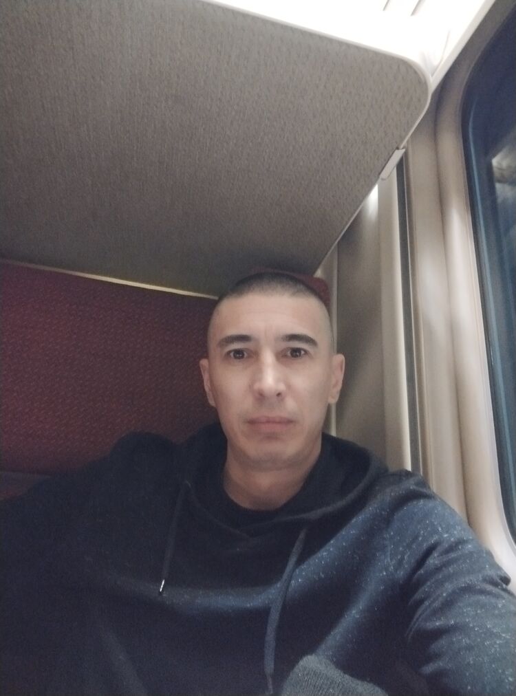  48314211  Ravil, 35 ,    