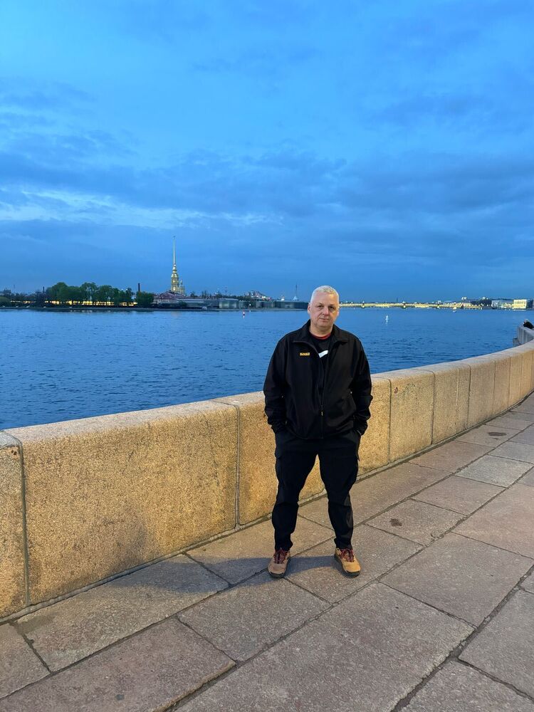  Dagenham,   Rolandas, 51 ,   ,   , c , 
