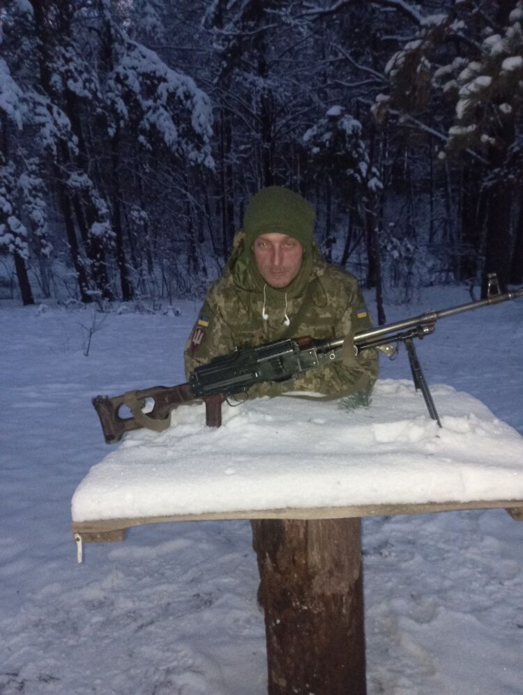  ,   Viktor, 34 ,   ,   