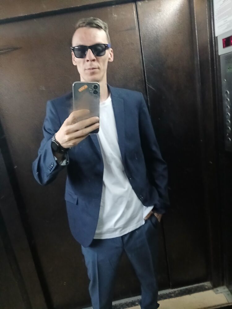  46033831  , 32 ,    