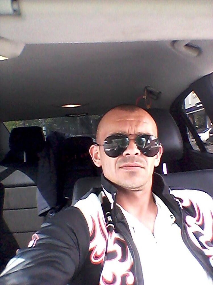  10303761  Ruslan, 43 ,    