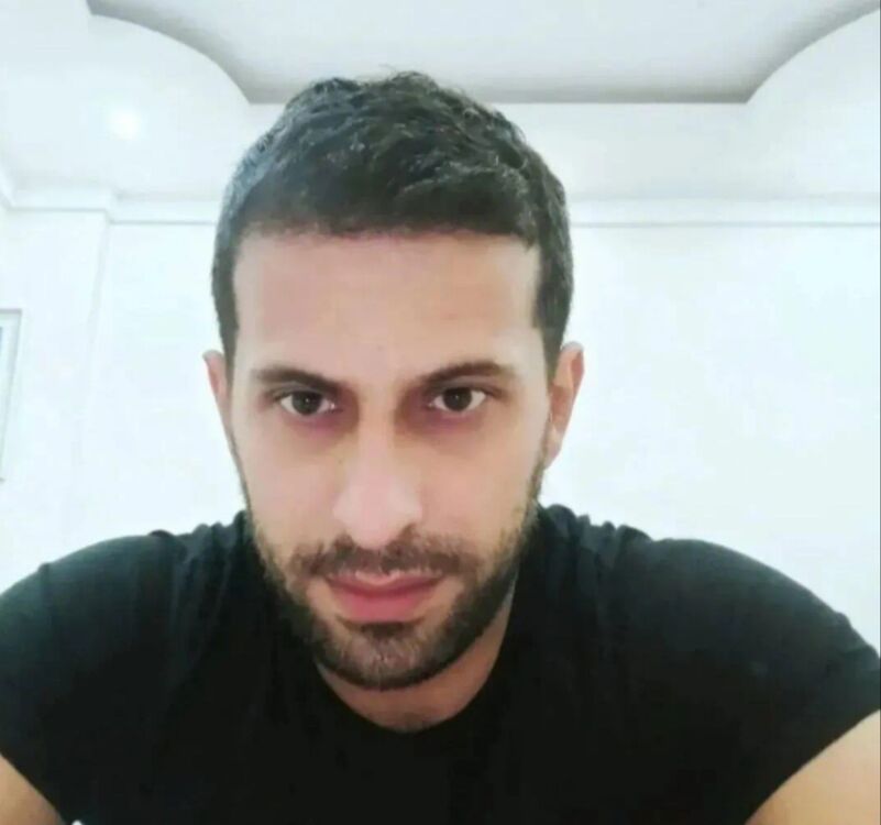  39611821  Eldar, 40 ,    