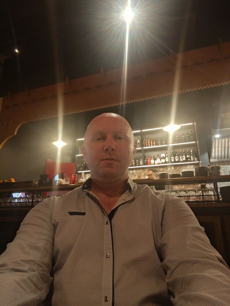  53326001  Viktor, 46 ,    -