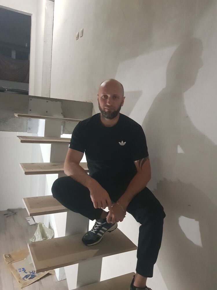  46138031  Ivan, 42 ,    