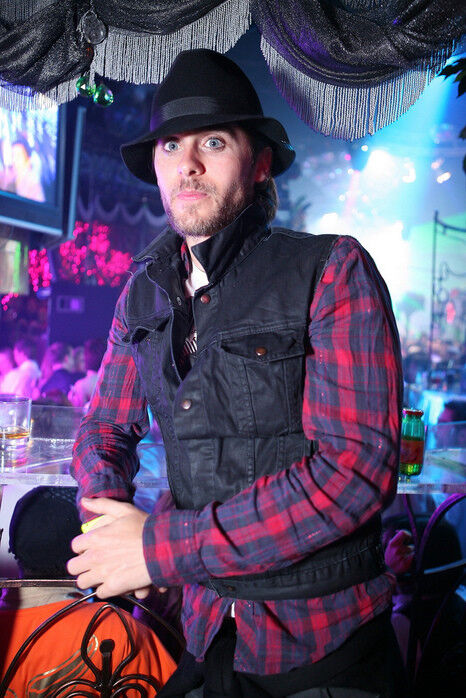  4863751  Djamal, 35 ,    