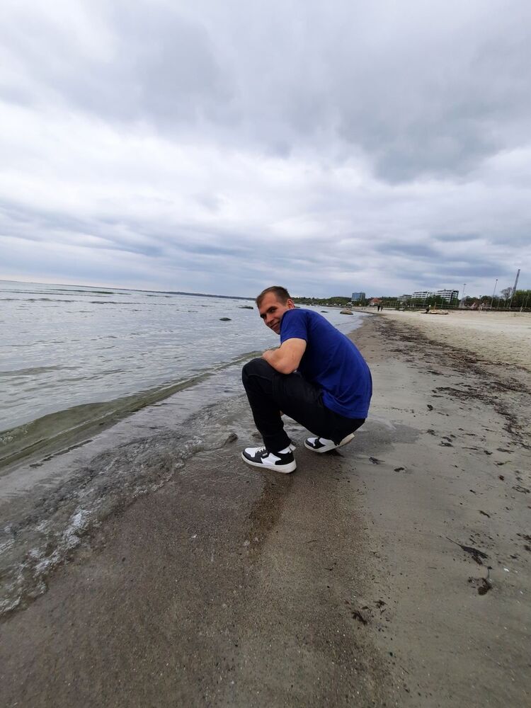  ,   Vitalik, 27 ,   ,   