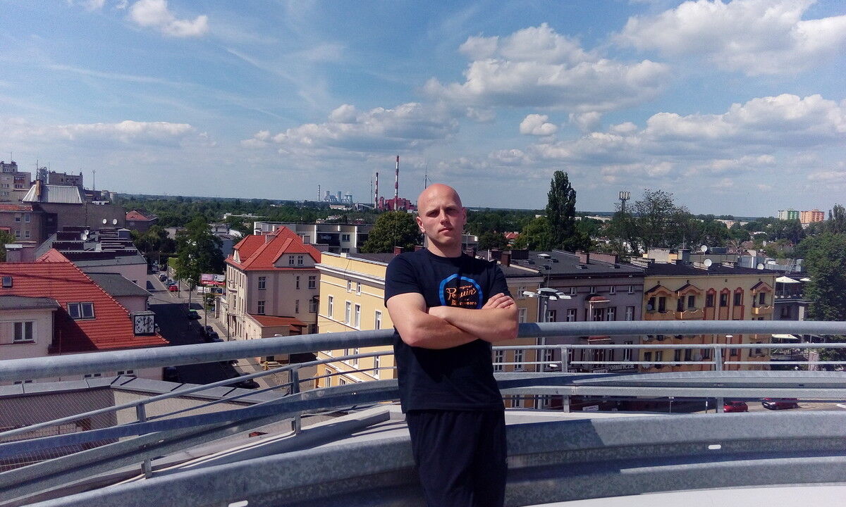  ,   Artem, 35 ,   