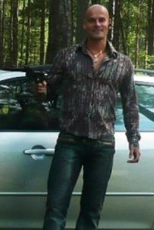  6427261  Robert, 46 ,    