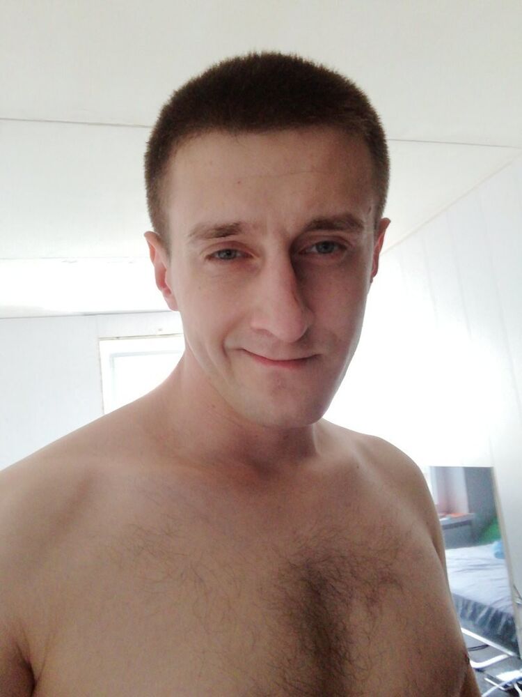  ,   Slava, 32 ,   