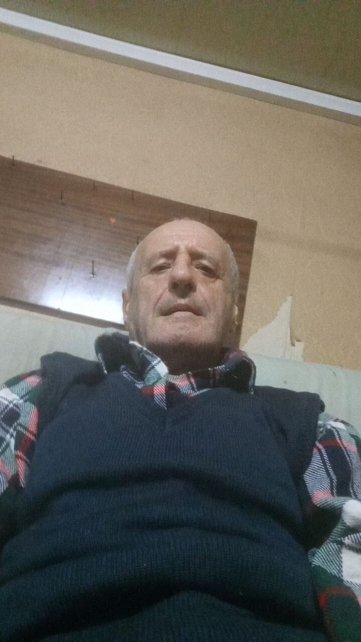  48035881  Wa, 51 ,    
