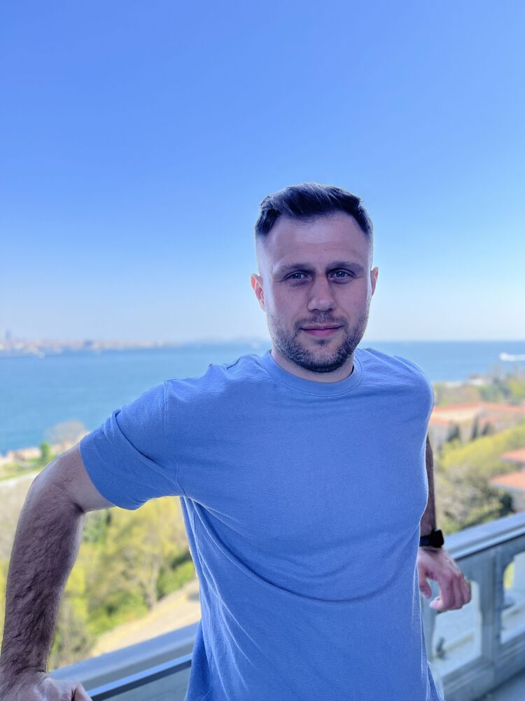  42789231  Pavel, 34 ,    